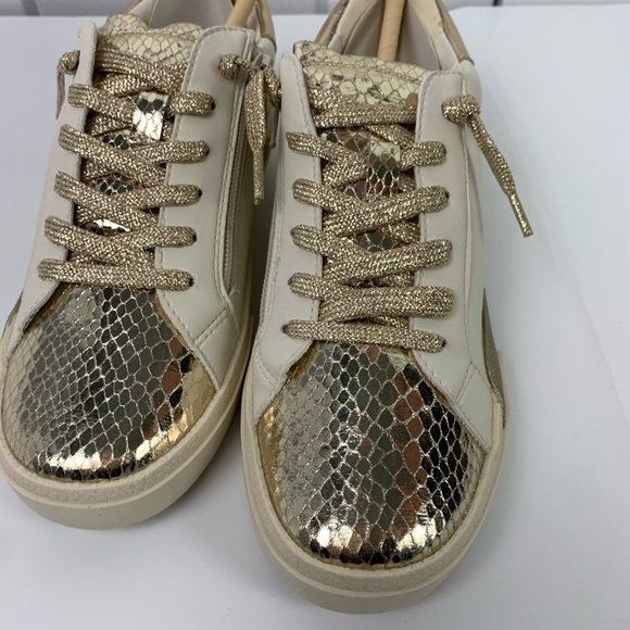 NEW DV Dolce Vita Peeka Girl's Size 5 Sneaker Gold Slip On - Picture 4 of 10